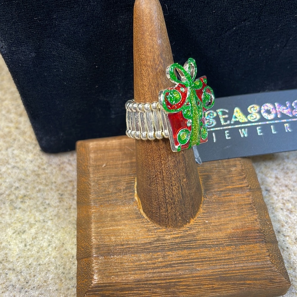 STRETCH PRESENT 🎁 RING R D/GREEN/SILVER COLOR. - Picture 5 of 10